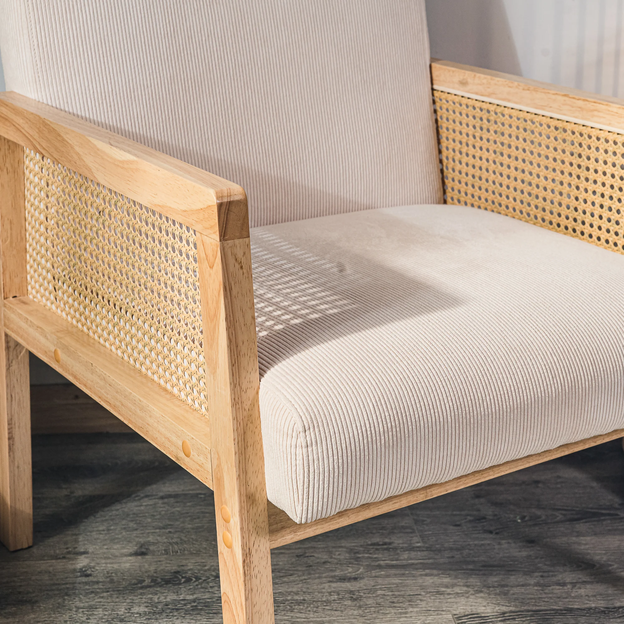 BORGO - Fauteuil de salon en bois massif et cannage beige - Image 3