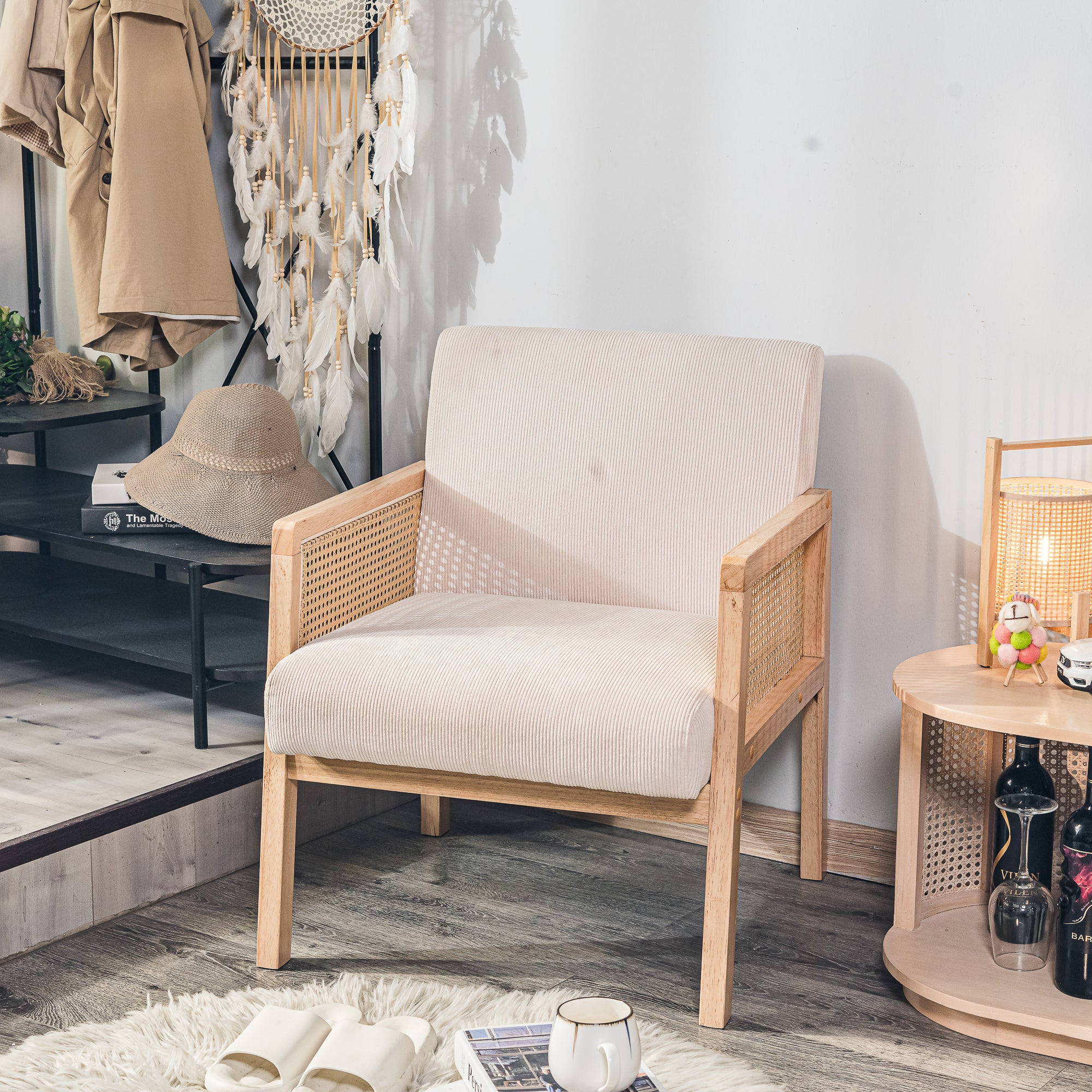 BORGO - Fauteuil de salon en bois massif et cannage beige - Image 4