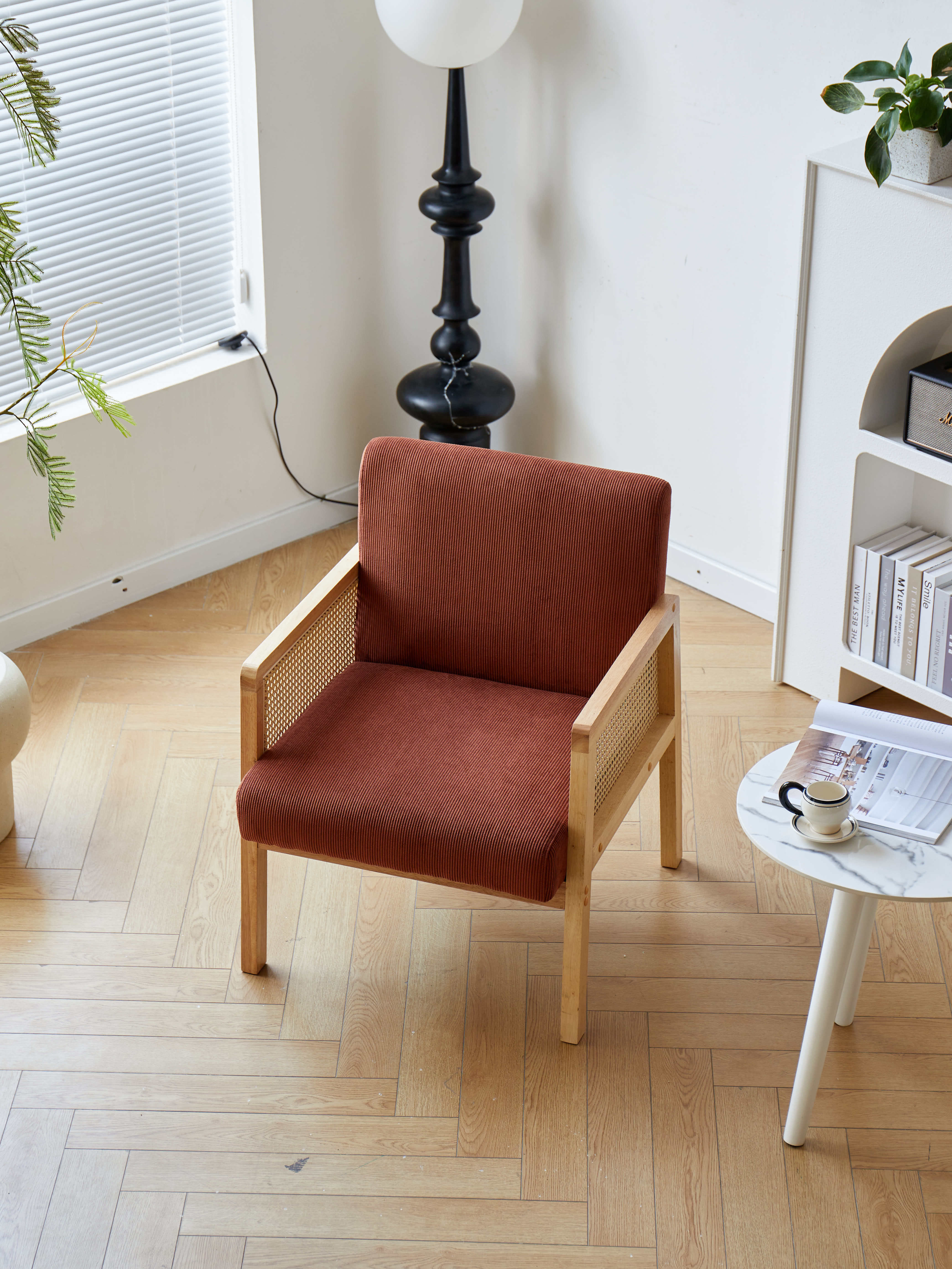 BORGO - Fauteuil de salon en bois massif et cannage terracotta - Image 7
