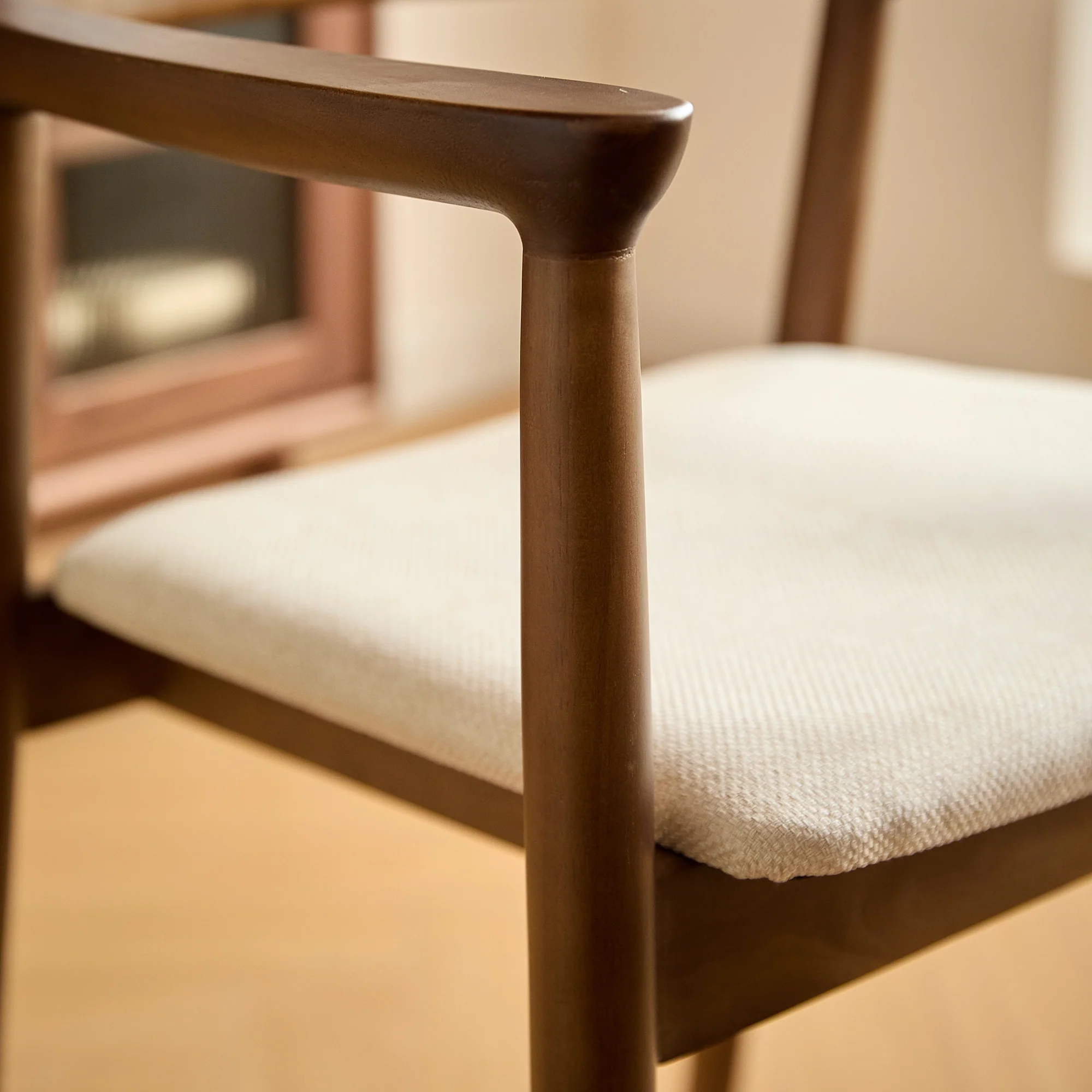 CORDOBA - Lot de 2 chaises de salle à manger en bois foncé et tissu beige - Image 6