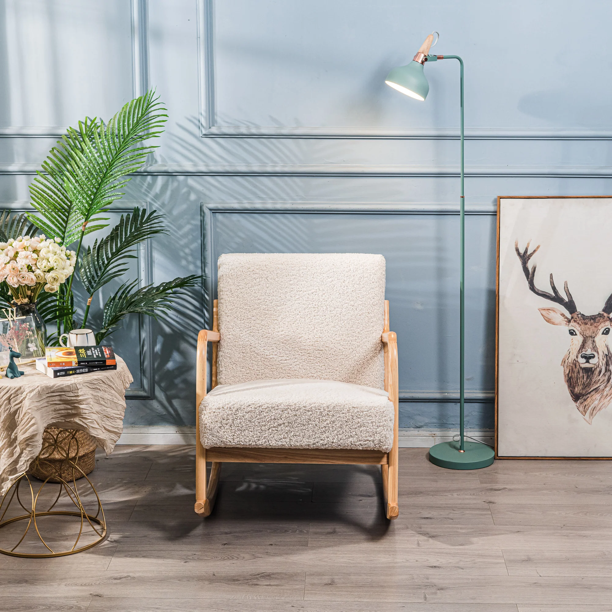 DIANA - Rocking chair en bois massif et bouclettes blanches - Image 4