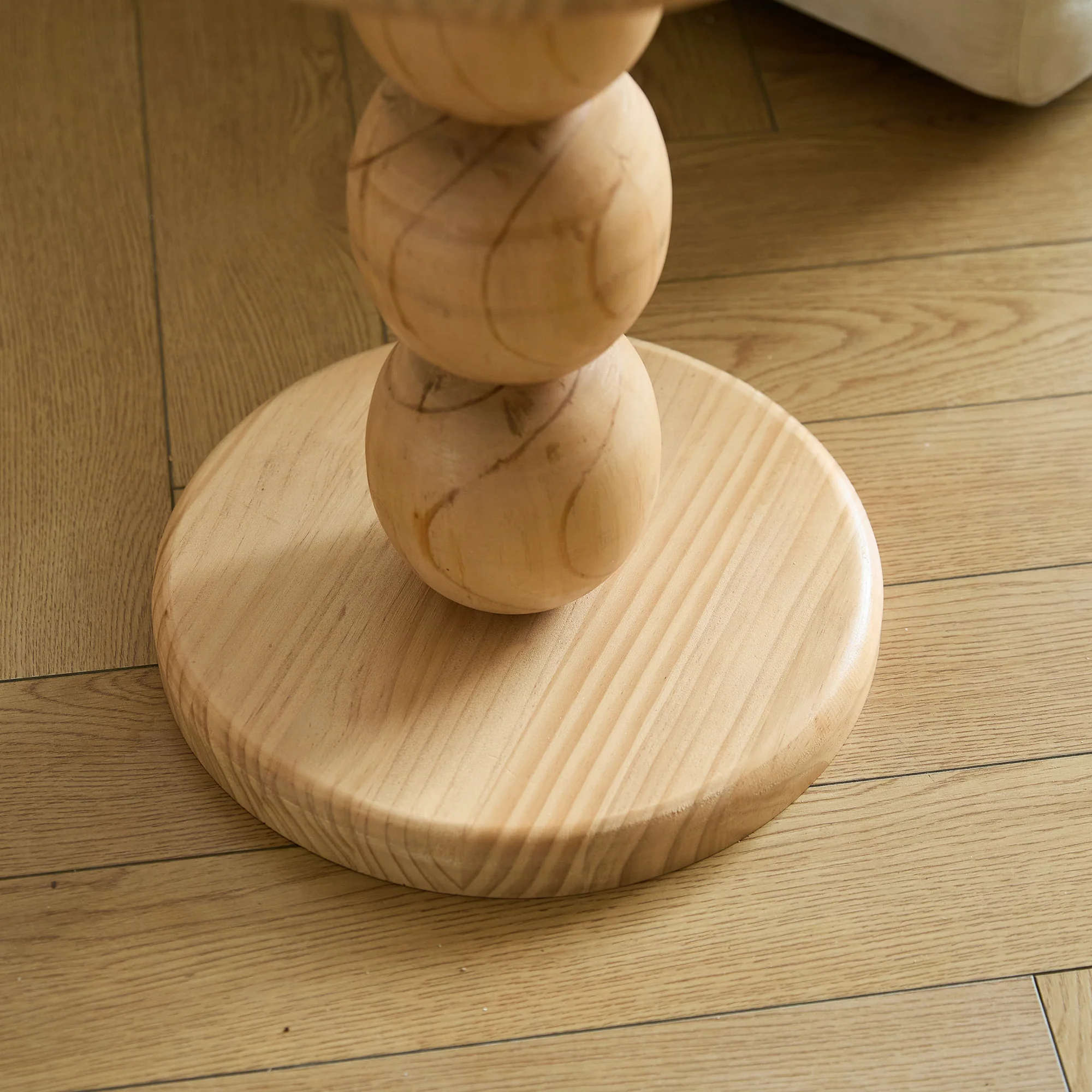 GAVLE - Table d'appoint ronde en bois naturel - Image 3