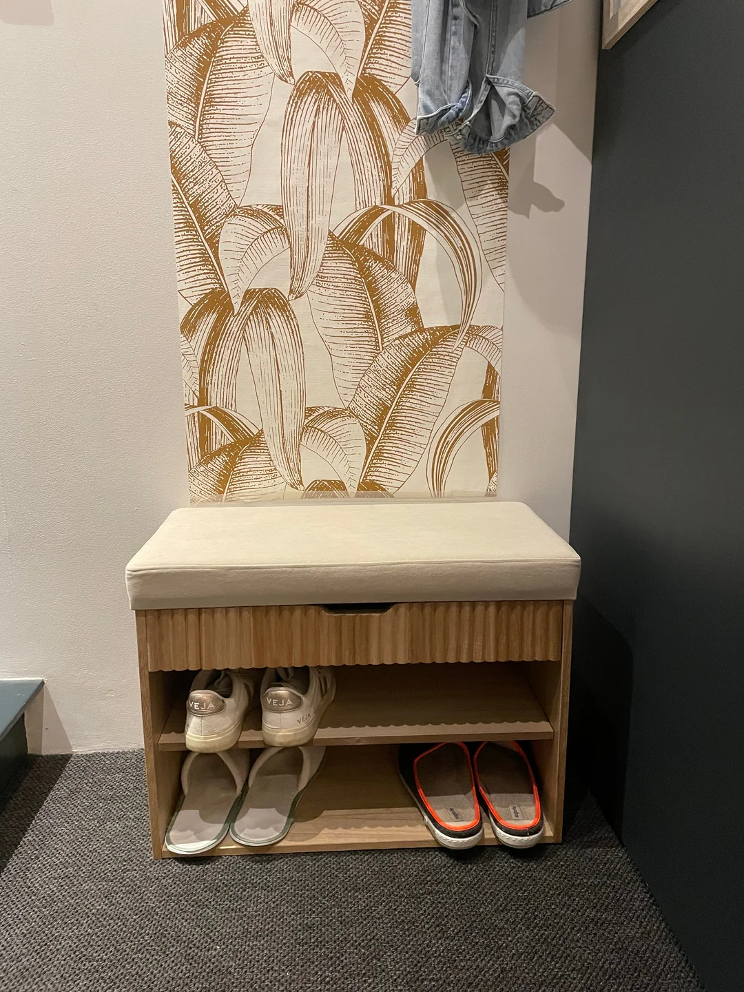 KUBO - Meuble à chaussures avec coffre en bois et velours beige - Image 8