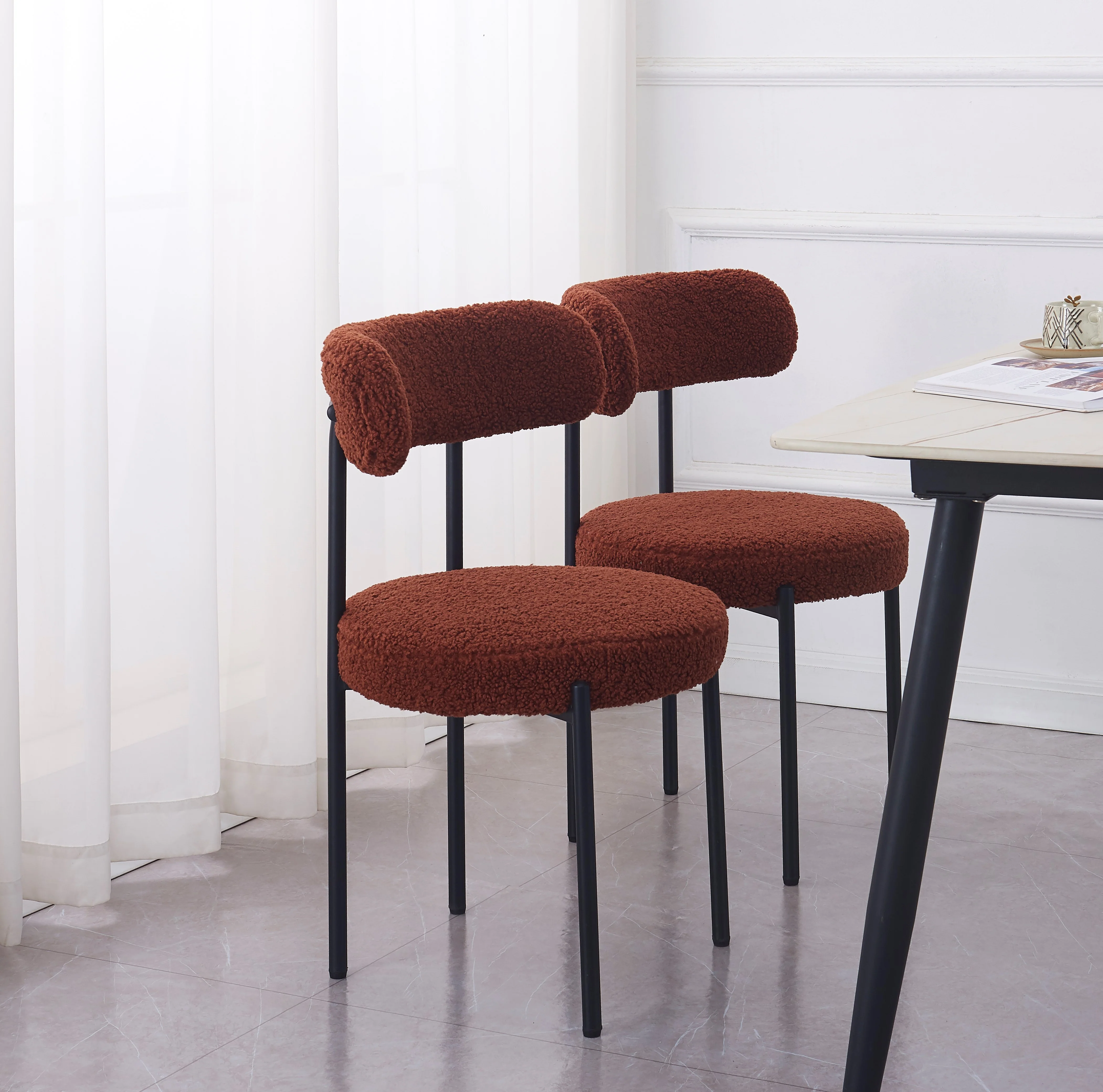 LARS - Lot de 2 chaises scandinaves en métal et bouclettes terracotta - Image 5