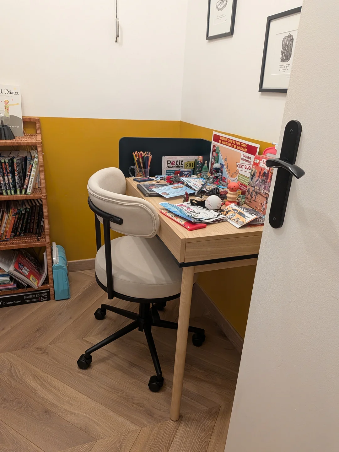 LARS - Chaise de bureau réglable en velours beige - Image 8