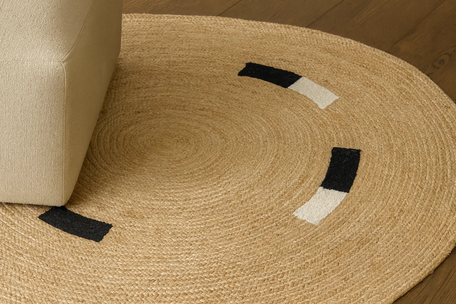 OLAV - Tapis rond en jute naturelle tissée marron 90 x 90 cm - Image 3