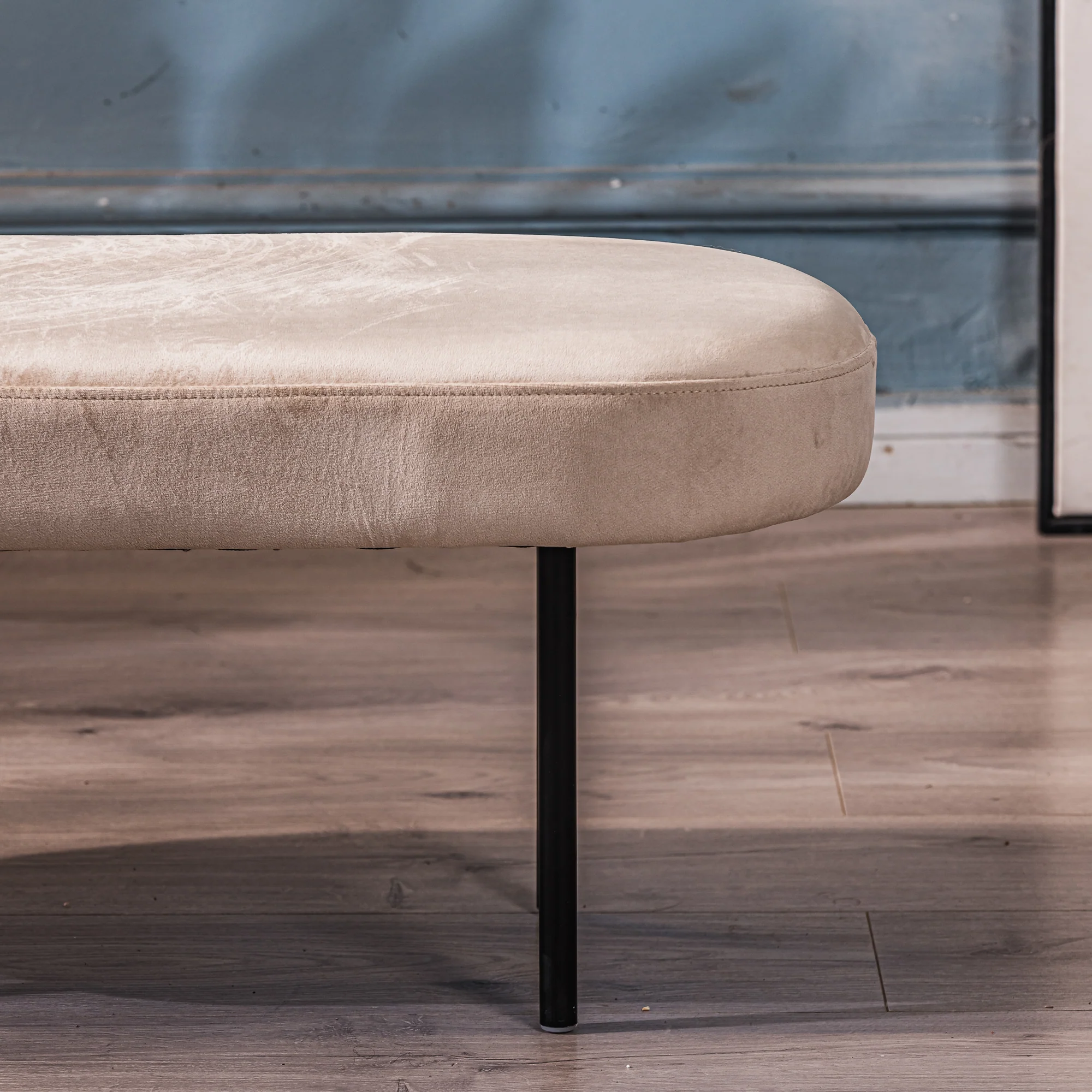 OSLO - Banc en métal et velours beige - Image 4