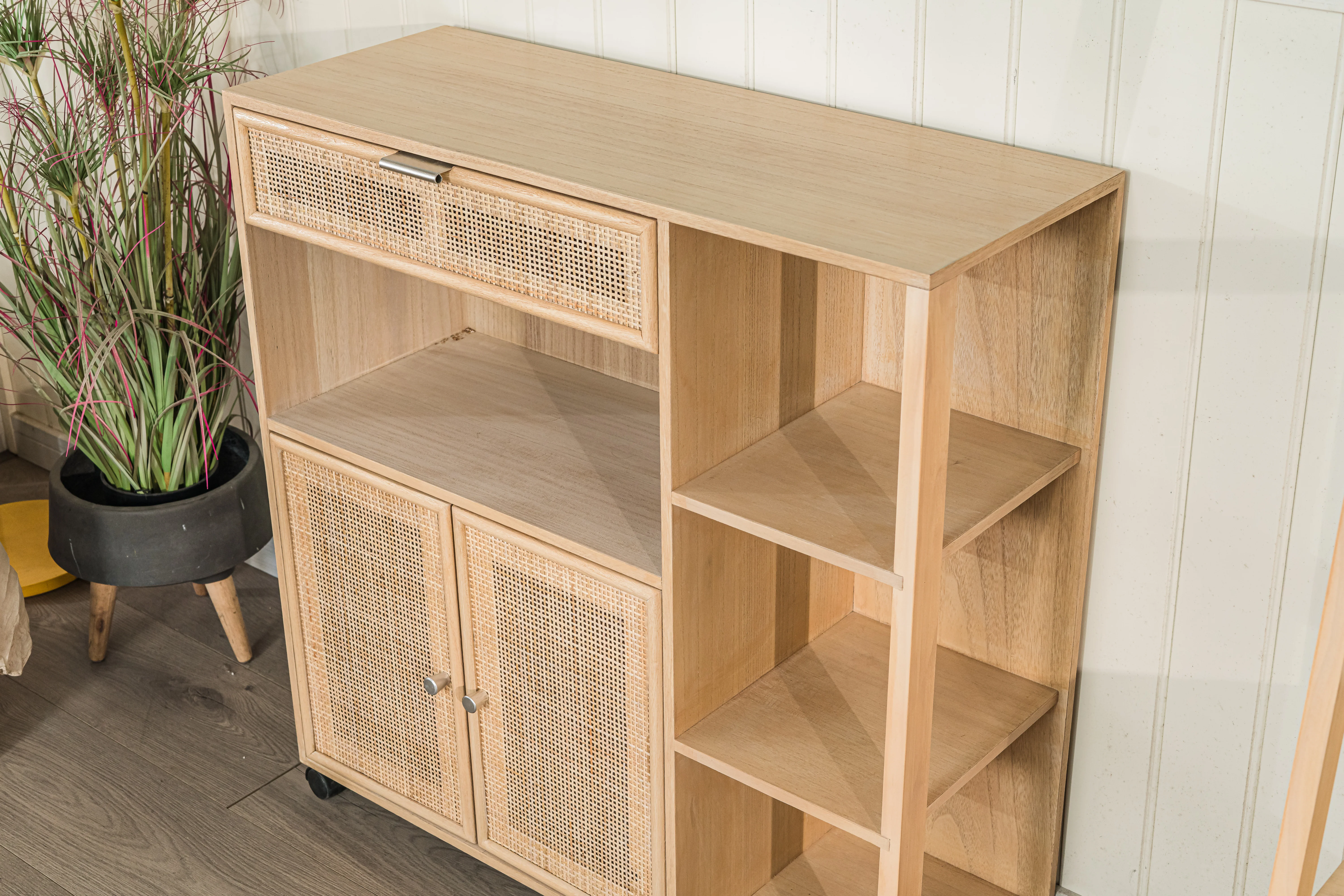 OULU - Desserte avec rangements en bois et rotin - Image 3