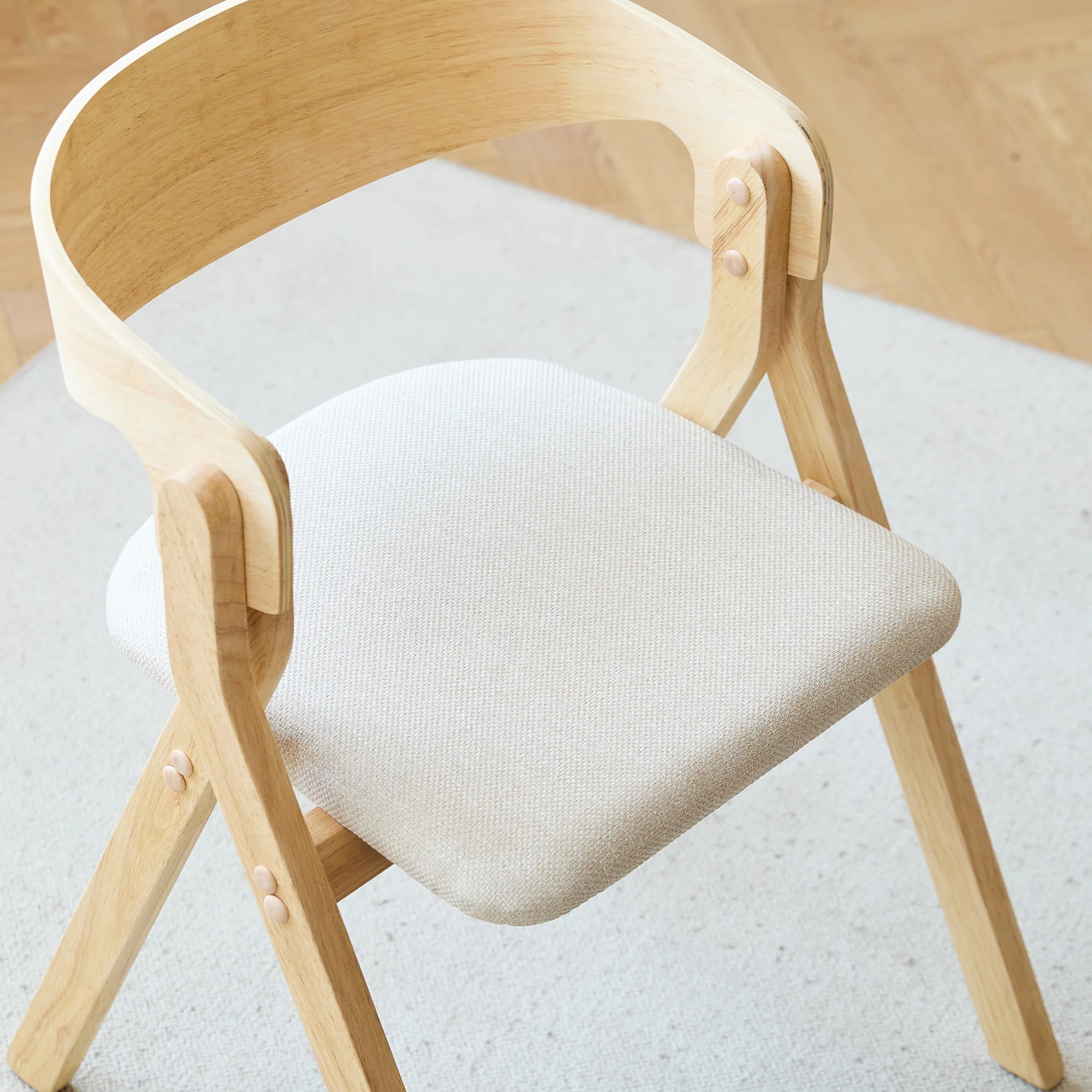 PORI - Lot de 2 chaises de salle à manger en bois massif et tissu beige - Image 3