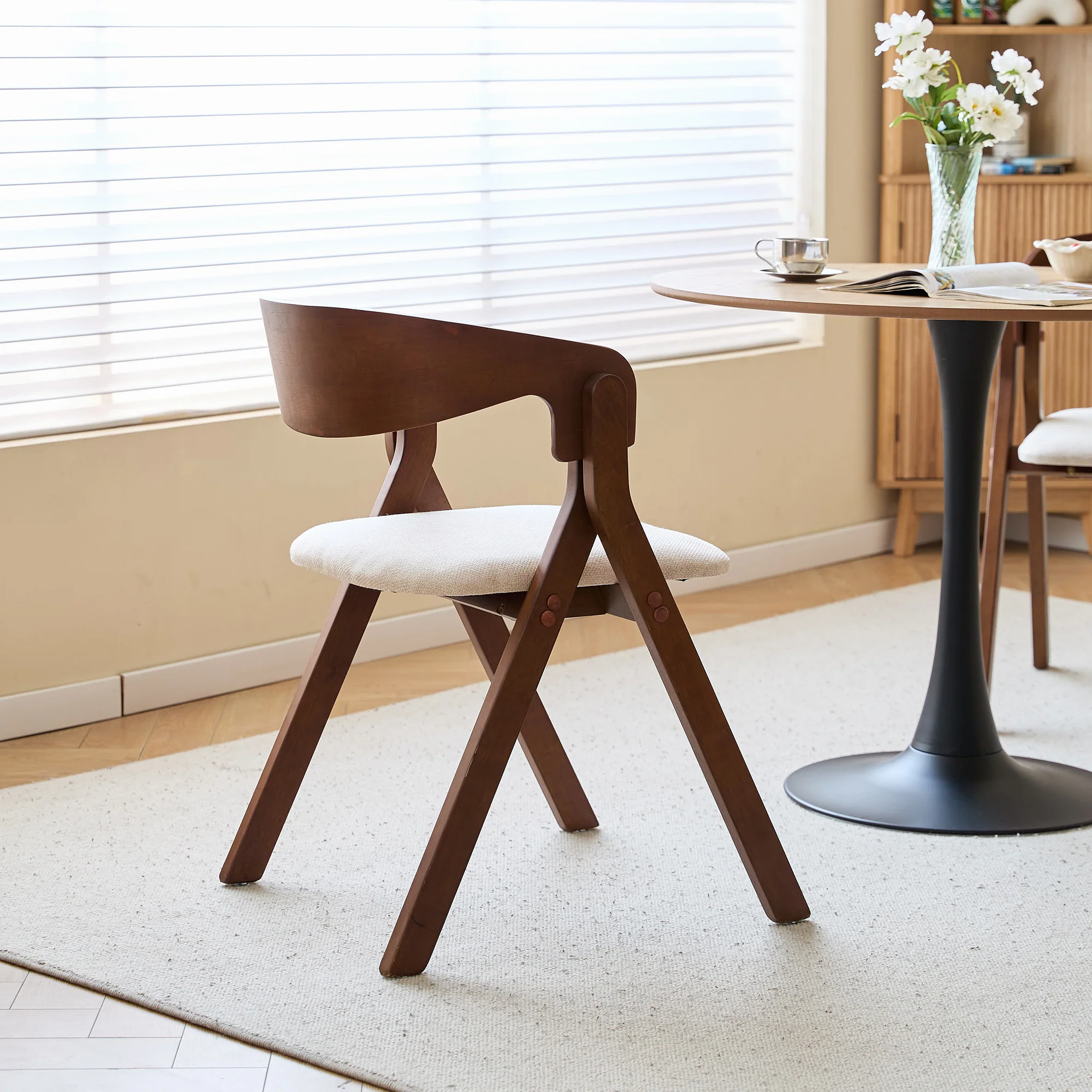 PORI - Lot de 2 chaises de salle à manger en noyer et tissu beige - Image 5