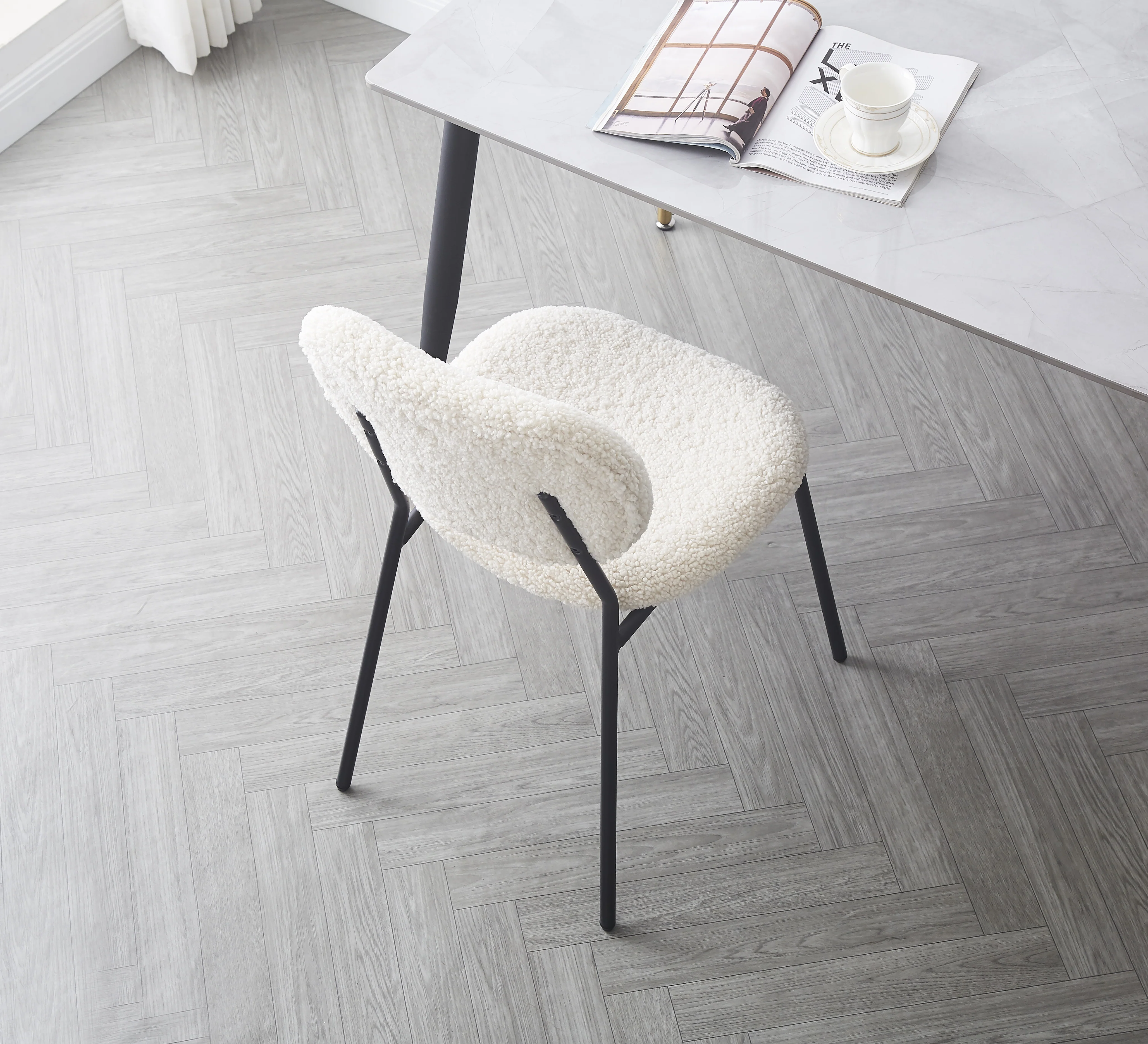SUZUKA - Lot de 2 chaises scandinaves en métal et bouclettes blanches - Image 4