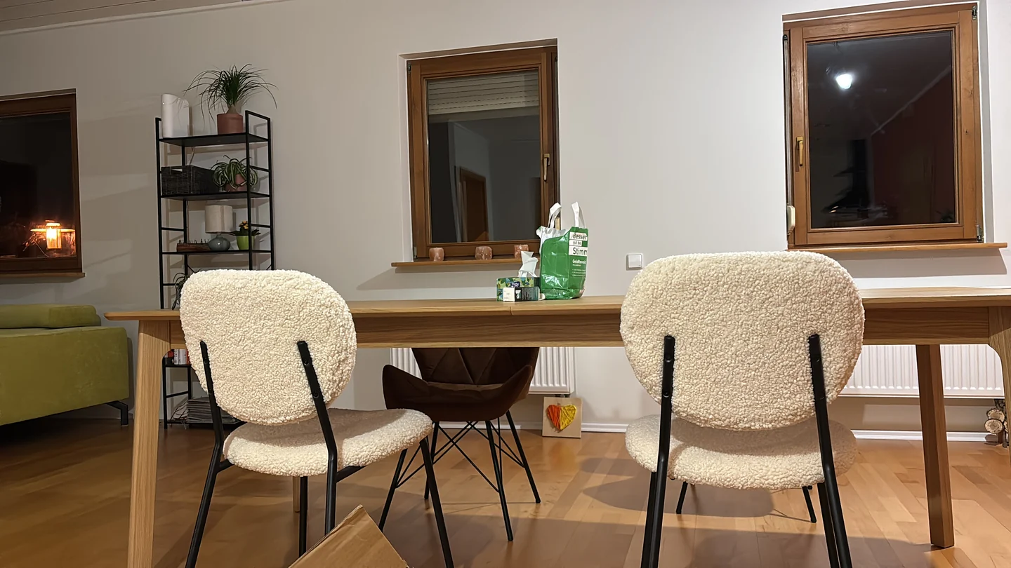 SUZUKA - Lot de 2 chaises scandinaves en métal et bouclettes blanches - Image 5