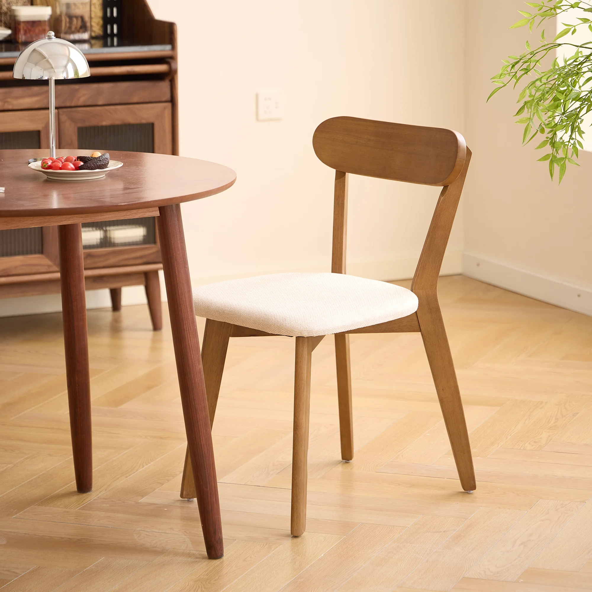 VITORIA - Lot de 2 chaises de salle à manger en bois foncé et tissu beige - Image 3